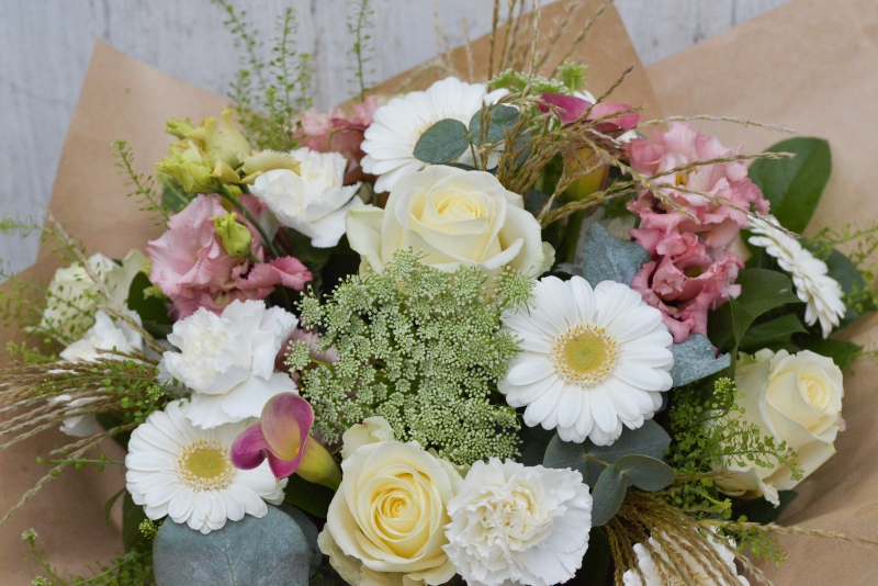 fresh flowers bouquet with cream and white and soft pink blooms arranged by local florist in Croydon for same day delivery in CR