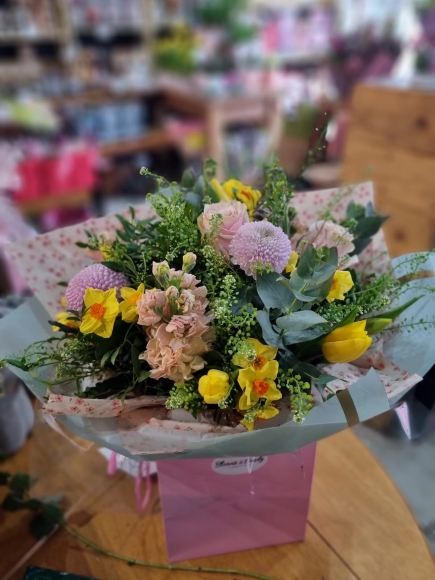 mothers'd day flowers for Croydon, South London