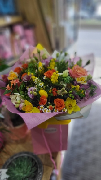 Generic Mother's Day Flower Gift near CR0 CR2 CR5 CR7 SE25 BR4