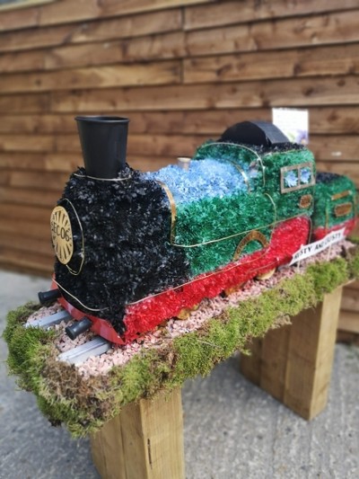 3D funera flowers train with waggon