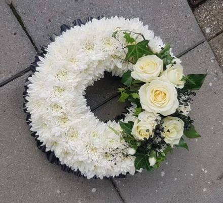 Funeral wreath by florist in Croydon 