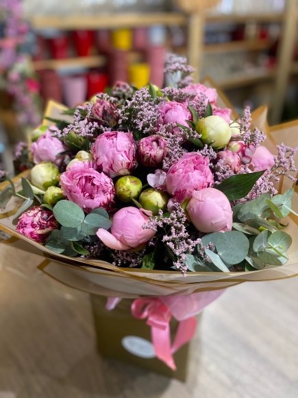 Mixed Peonies bouquet for flower delivery in Croydon 