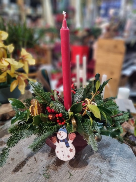 Christmas candle centerpiece by independent florist from Croydon 