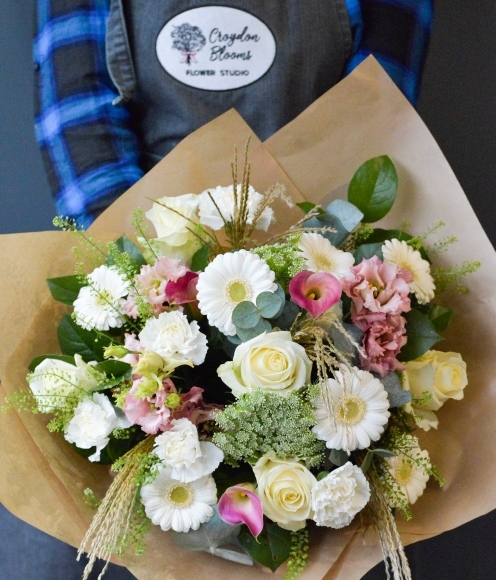 fresh flowers bouquet with cream and white and soft pink blooms arranged by local florist in Croydon for same day delivery in CR