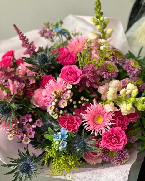 florist choice bouquet made by local florist in Croydon, Thornton Heath, Shirley, Addiscombe, Sout Croydon, West Croydon, Waddon, Beddington, South Norwood, Selsdon, Sanderstead, Purley, Coulsdon, 