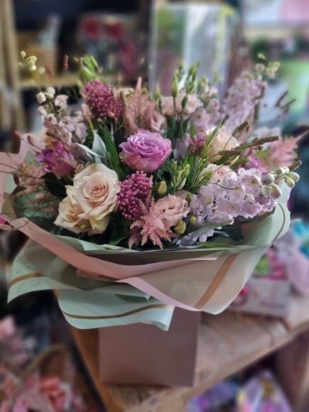 Birthday flowers by Croydon Florist for same day delivery in Croydon, Surrey.