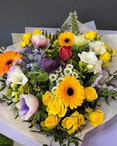 Spring bouquet door delivery in Croydon, East Croydon, West Croydon, Selsdon, Sanderstead, Broad Green, Beddingtin, Wallington, South Croydon, Gravel Hill, New Addington, Addington Village, Elmers Emd, Addiscombe, Woodside, Shirley, West Wickham, Waddon, Purley, Purley Oaks, Coulsdon, Coulsdon South, Whyteleafe, Caterham, 