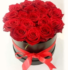 Big head red roses hat box arranged by florist from Croydon Blooms