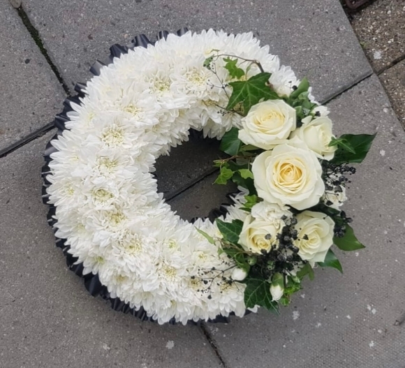 Funeral wreath by florist in Croydon 