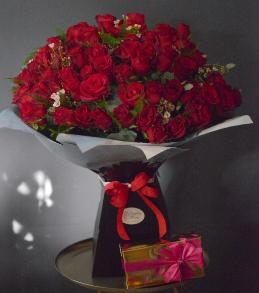 Hundred Roses Bouquet & Belgian Chocs