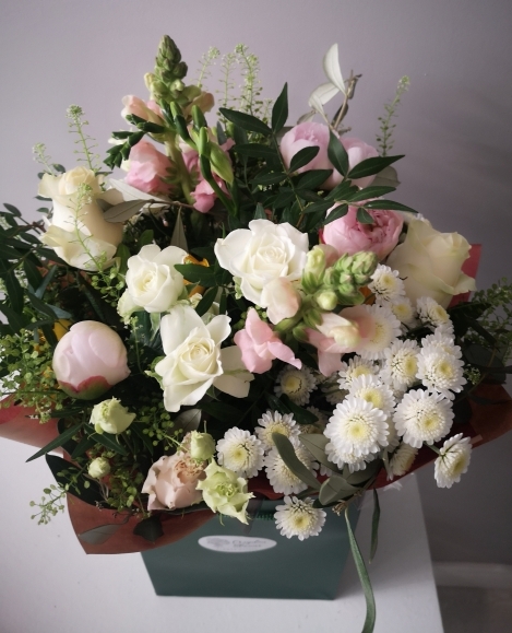 Pastel bouquet to Include Peony made by florist in Croydon for same day delt in CR, East Croydon, South Croydon, West Croydon, Purley, Mitcham, Waddon, Beddington, Woodcote, Selsdon, Thornton Heath, South Norwood, Norbury, Mitcham Common, Wallington