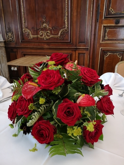 Red Roses Table Centerpiece