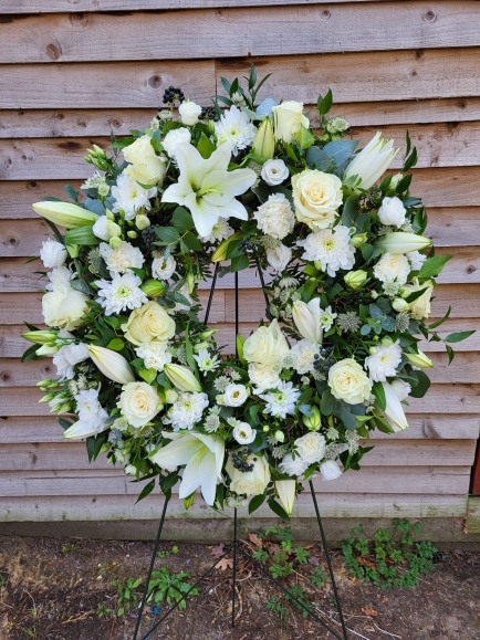 Standing Wreath Tribute in White