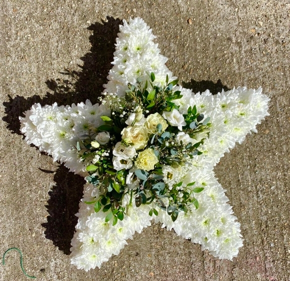 funeral star tribute based with chrysanthemums by local florist in Croydon